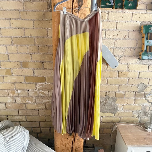 πHPπ Anthropologie Dolan Left Coast Colorblocked Maxi Skirt in Neutral Motif - Picture 6 of 7